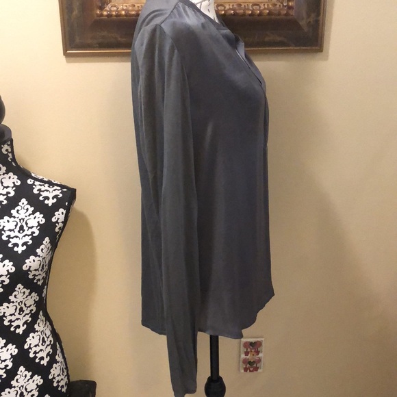 Vince mixed materials of soft modal cashmere poly long sleeve deep v neck top - Picture 3 of 9